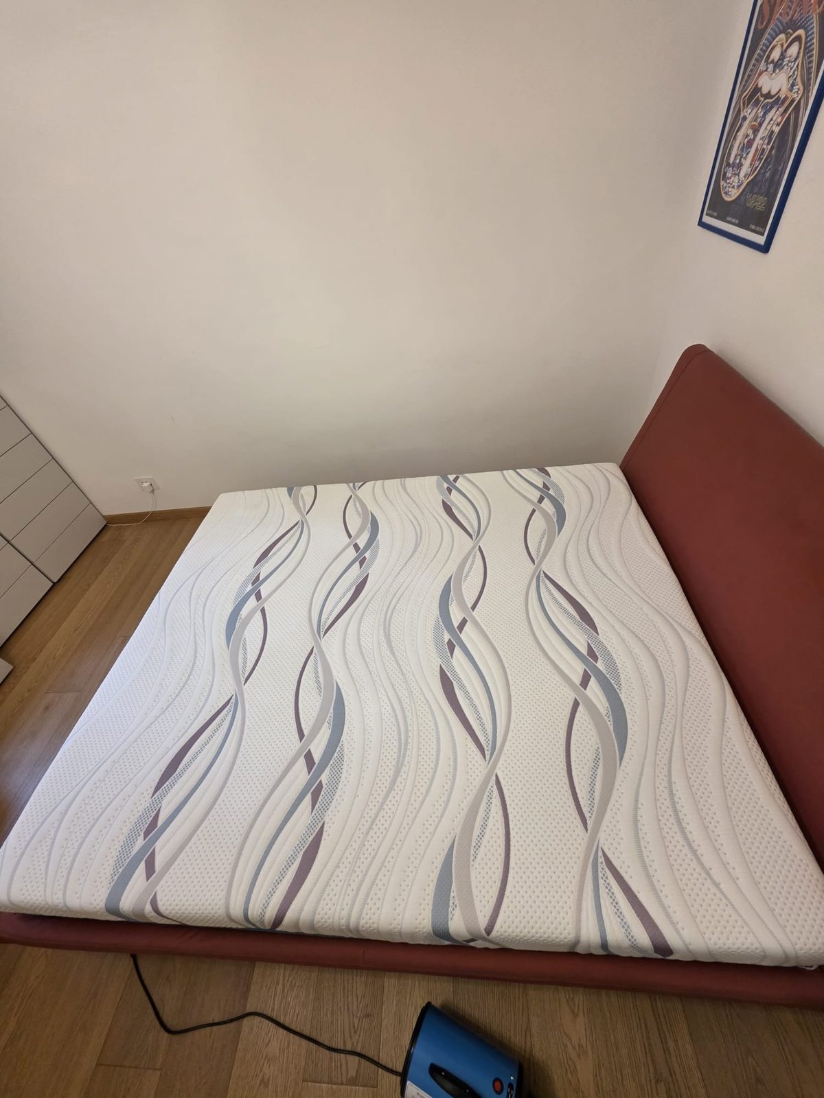 Materasso pulito dopo il trattamento a vapore